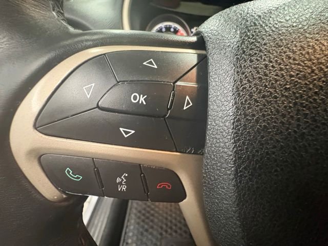 Used 2016 Silver Jeep Latitude image 16