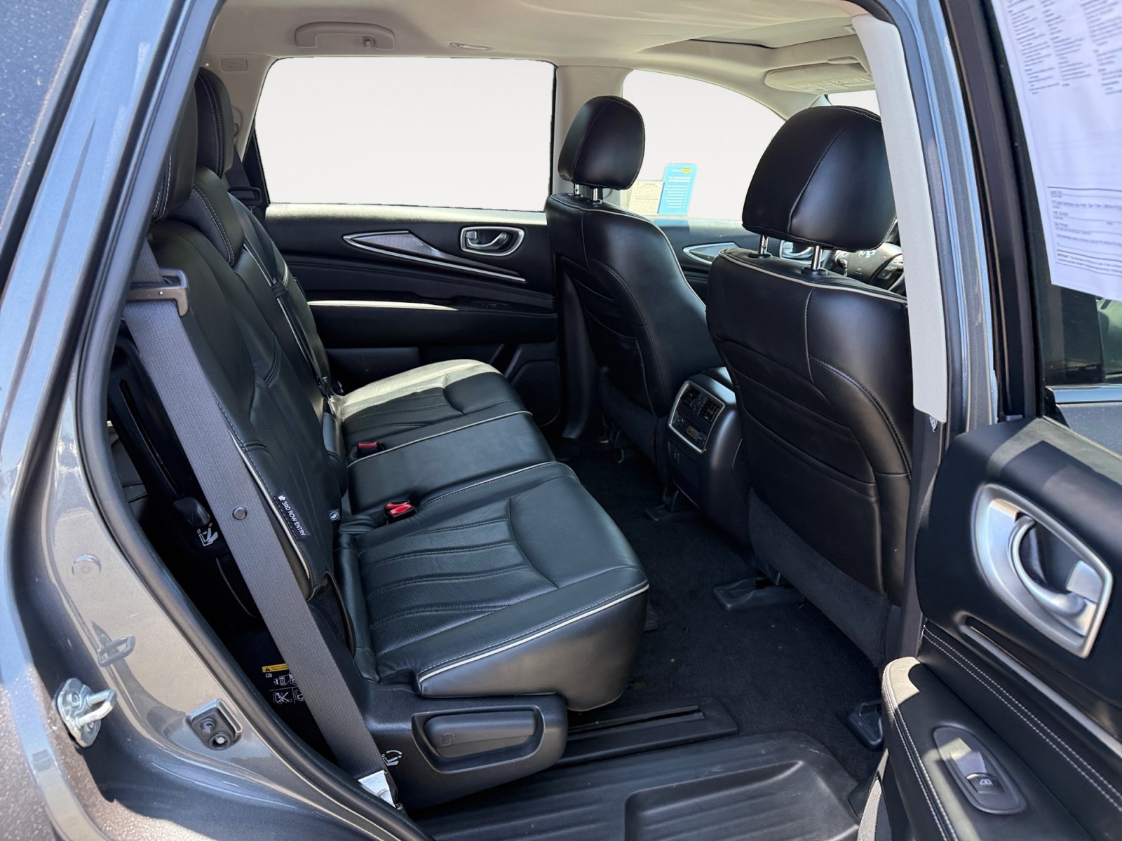Used 2018 Gun Metallic INFINITI Base image 18