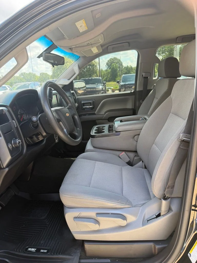 Used 2018 Black Chevrolet Custom image 12