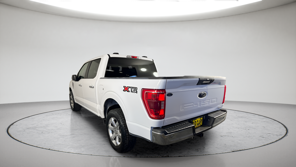 Used 2023 Oxford White Ford XLT image 8
