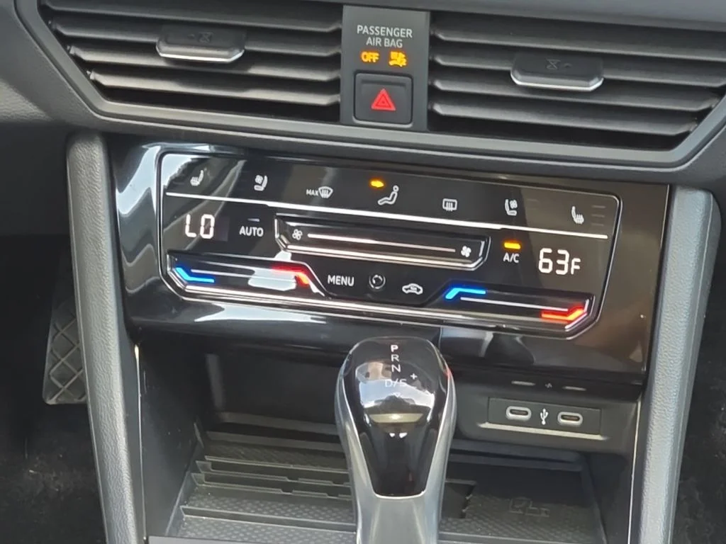 2025 Volkswagen Jetta SEL - Photo 18