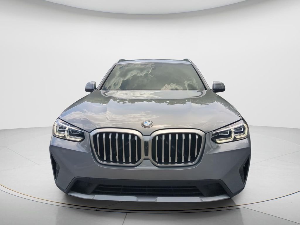 Used 2024 Gray BMW sDrive30i image 2