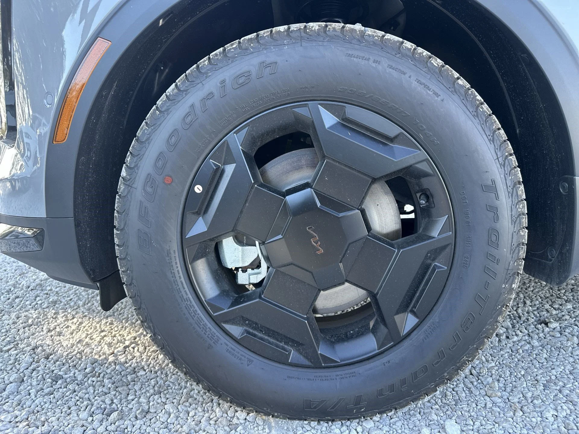 New 2026 Wolf Gray Kia X-Pro Prestige image 11