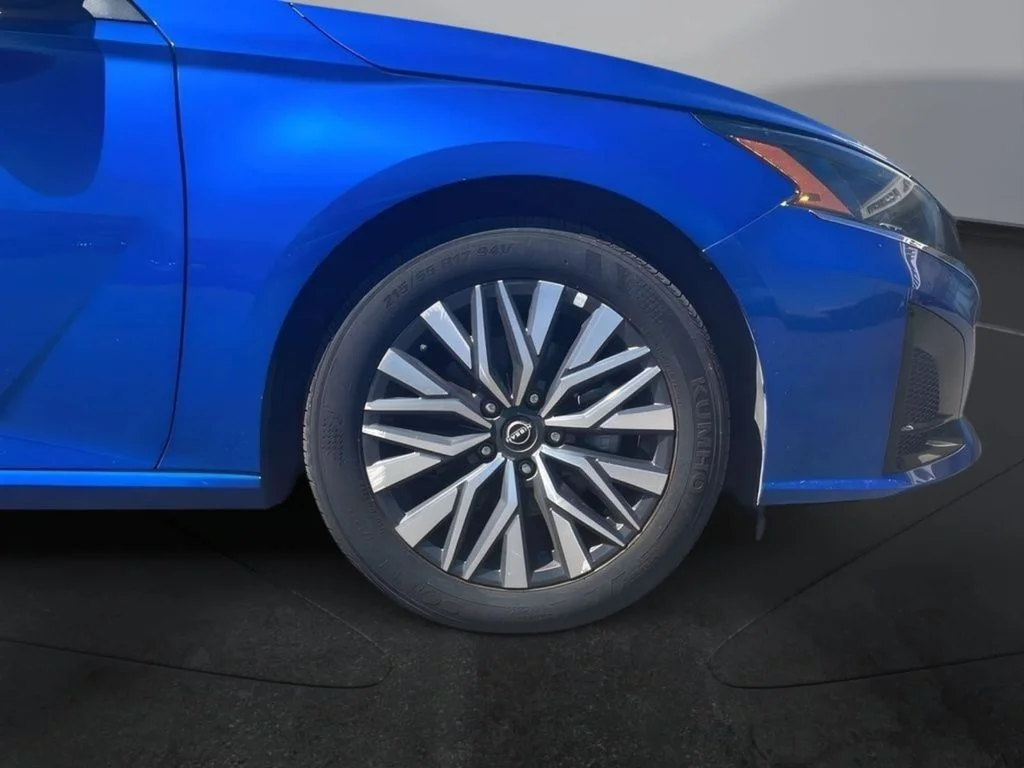 2025 Nissan Altima SV - Photo 26