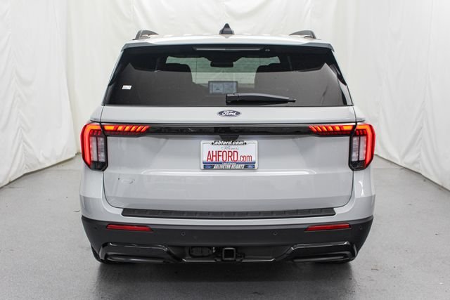 New 2027 Avalanche Gray Ford ST-Line image 6
