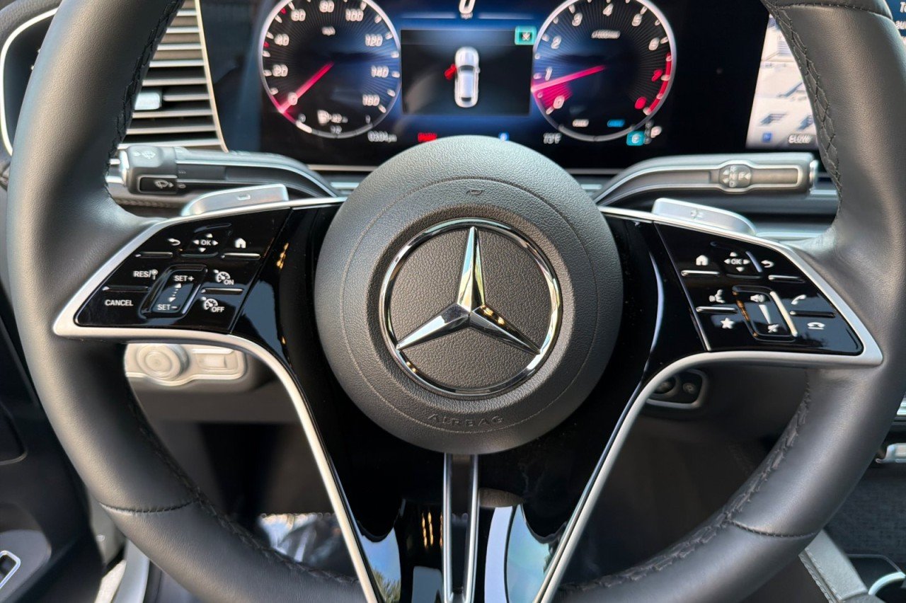 Used 2025 Polar White Mercedes-Benz GLE 450 image 23