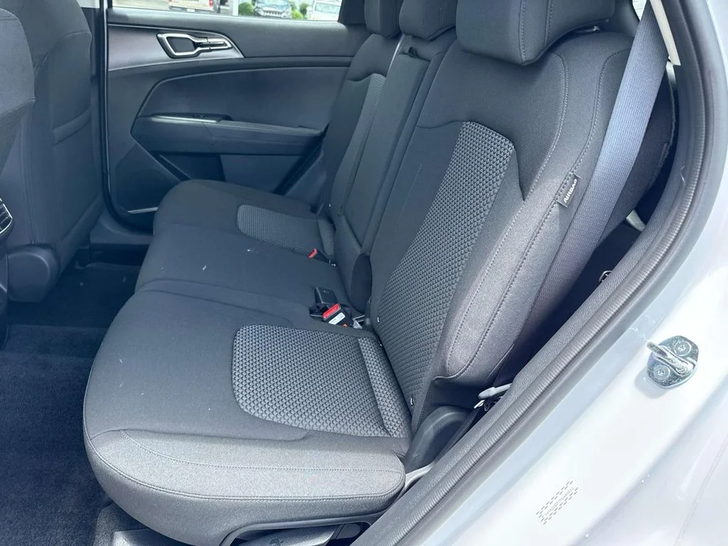 New 2026 Glacial White Pearl Kia LX image 33
