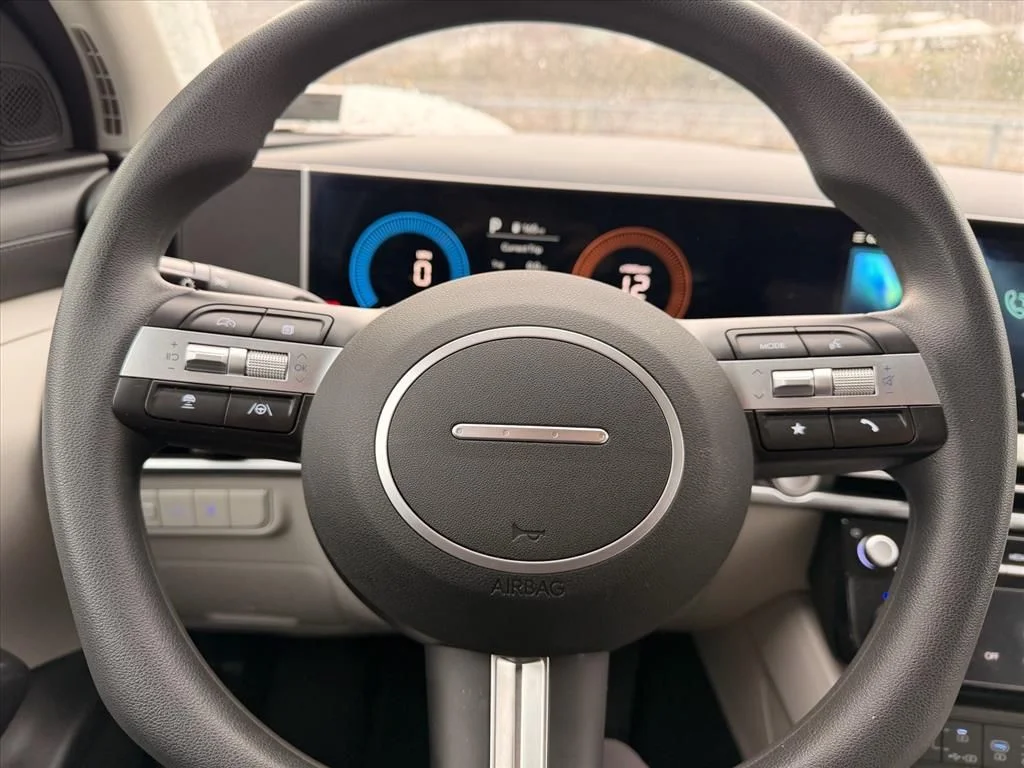 Used 2025 Blue Hyundai SEL image 21