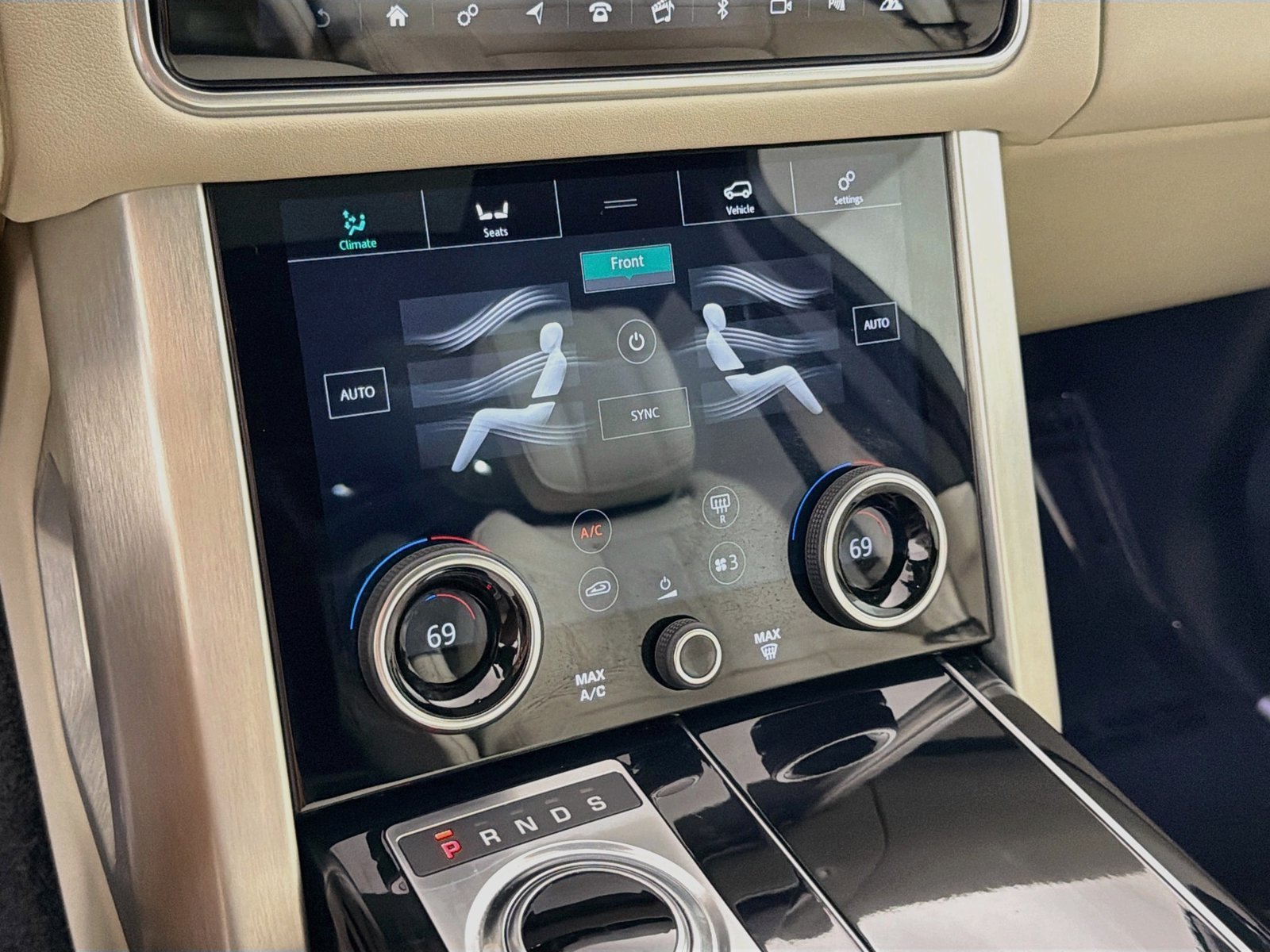 Used 2022 Portofino Blue Metallic Land Rover  image 15