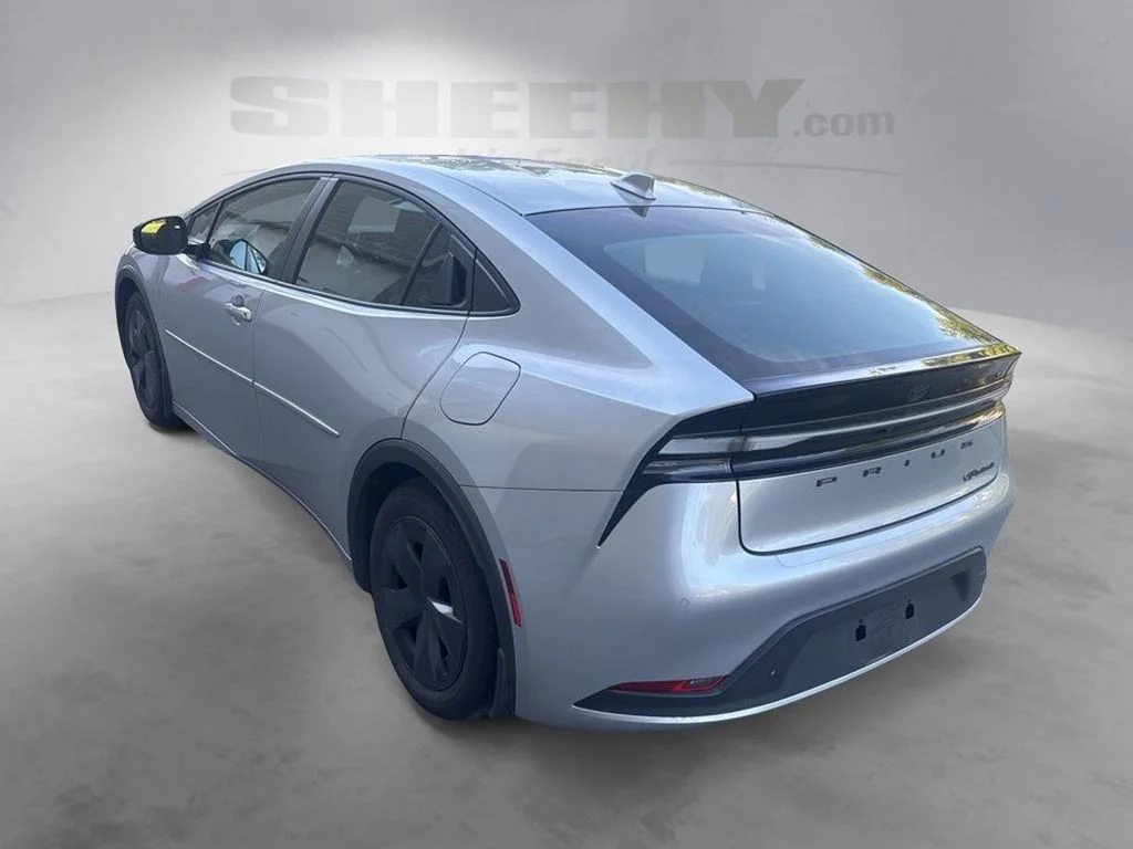 Used 2024  Toyota SE image 12