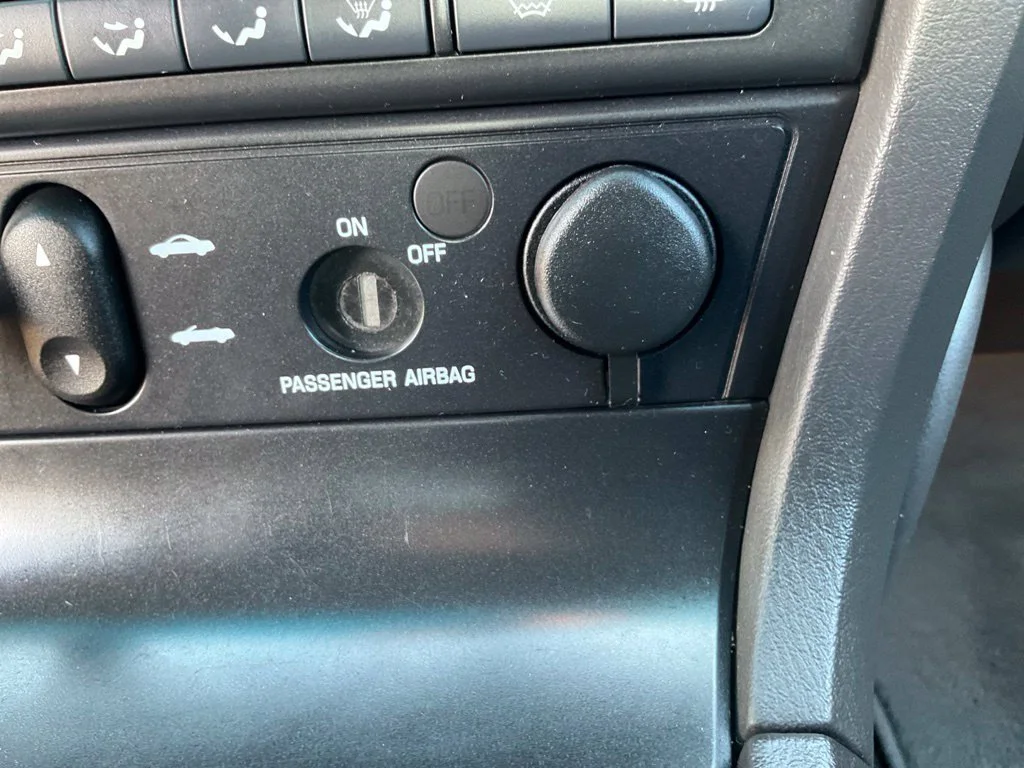 Used 2002 White Ford Base image 18