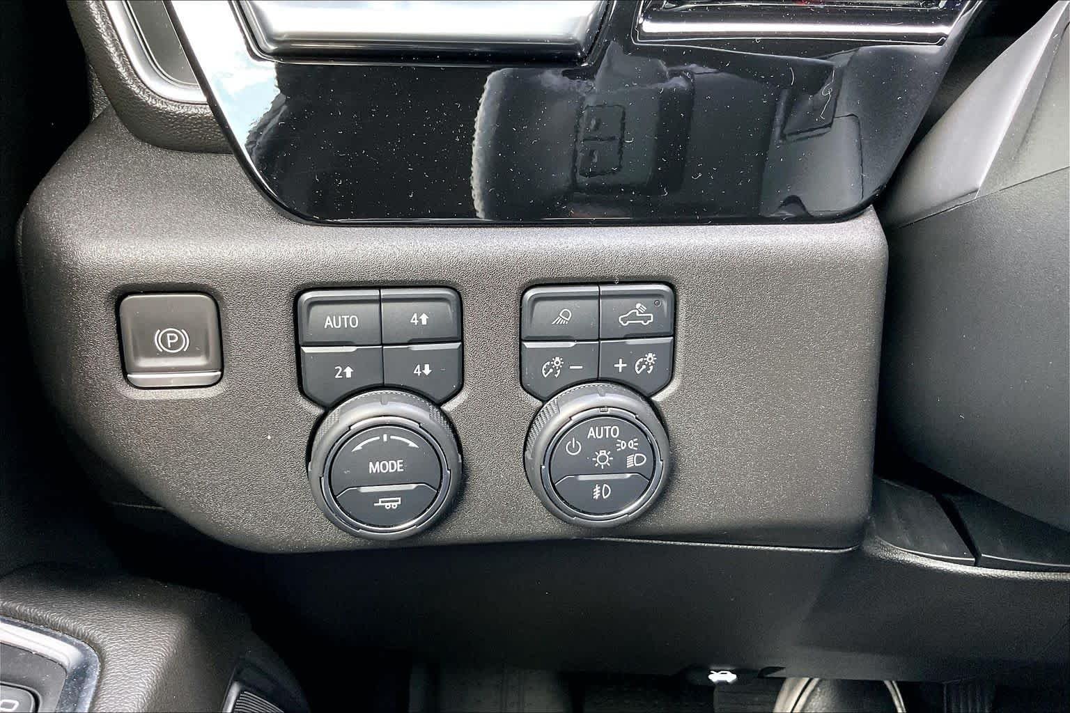 Used 2022 Dark Ash Metallic Chevrolet High Country image 32