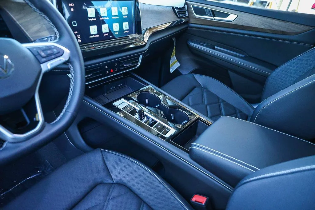 2026 Volkswagen Atlas SE w/Tech - Photo 32