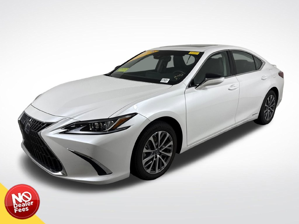 Used 2022 White Lexus 300h image 8