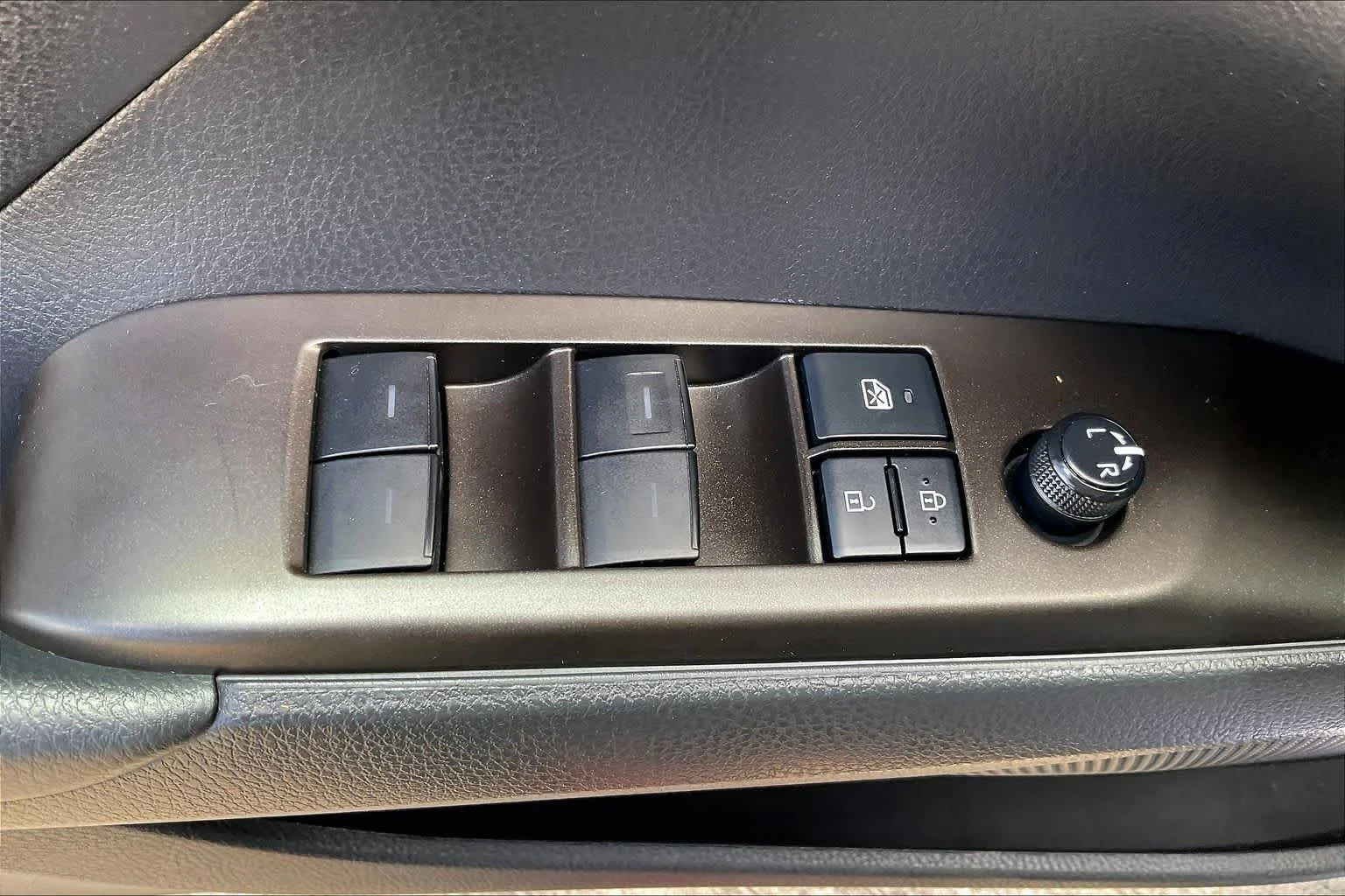 Used 2021 Blueprint Toyota LE image 31