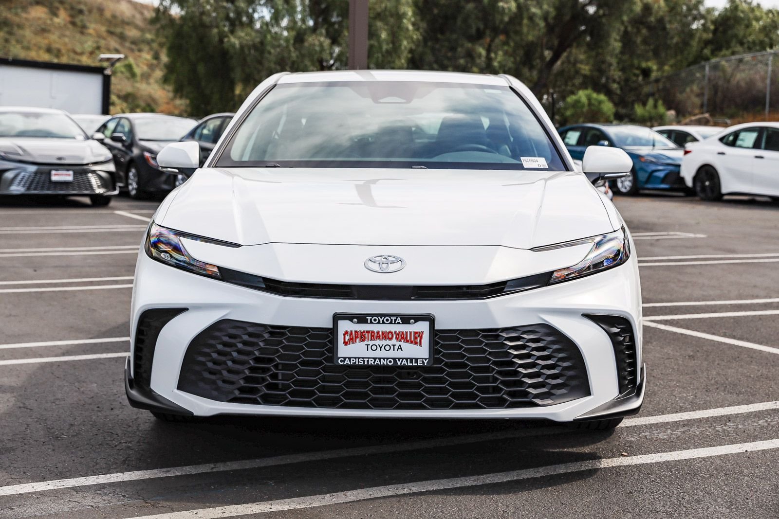 2026 Toyota Camry SE - Photo 2