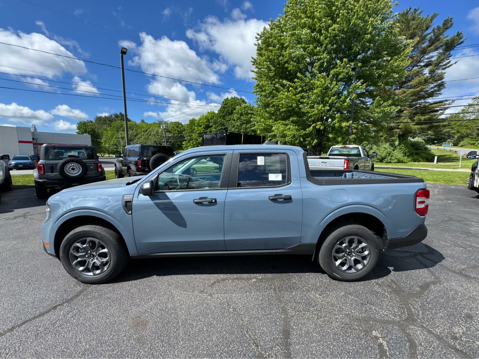 New 2026 Azure Gray Metallic Tri-Coat Ford XLT image 2