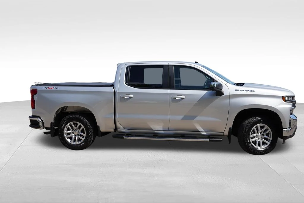 Used 2019 Silver Ice Metallic Chevrolet LT image 3