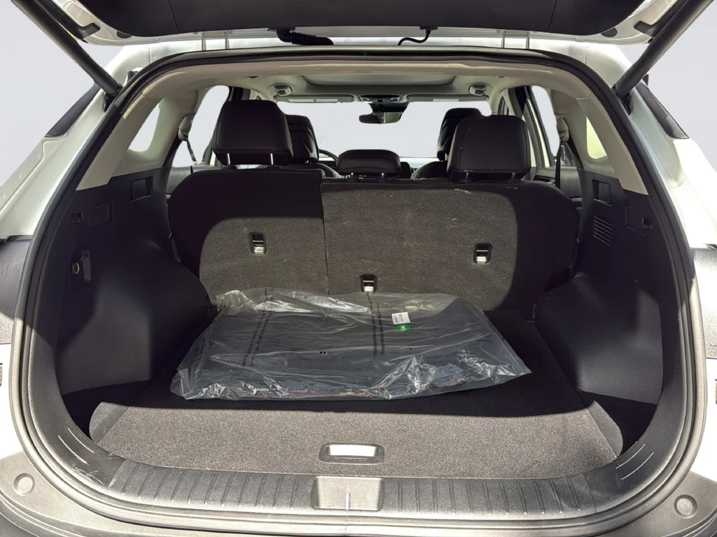 Used 2023 White Kia EX image 29