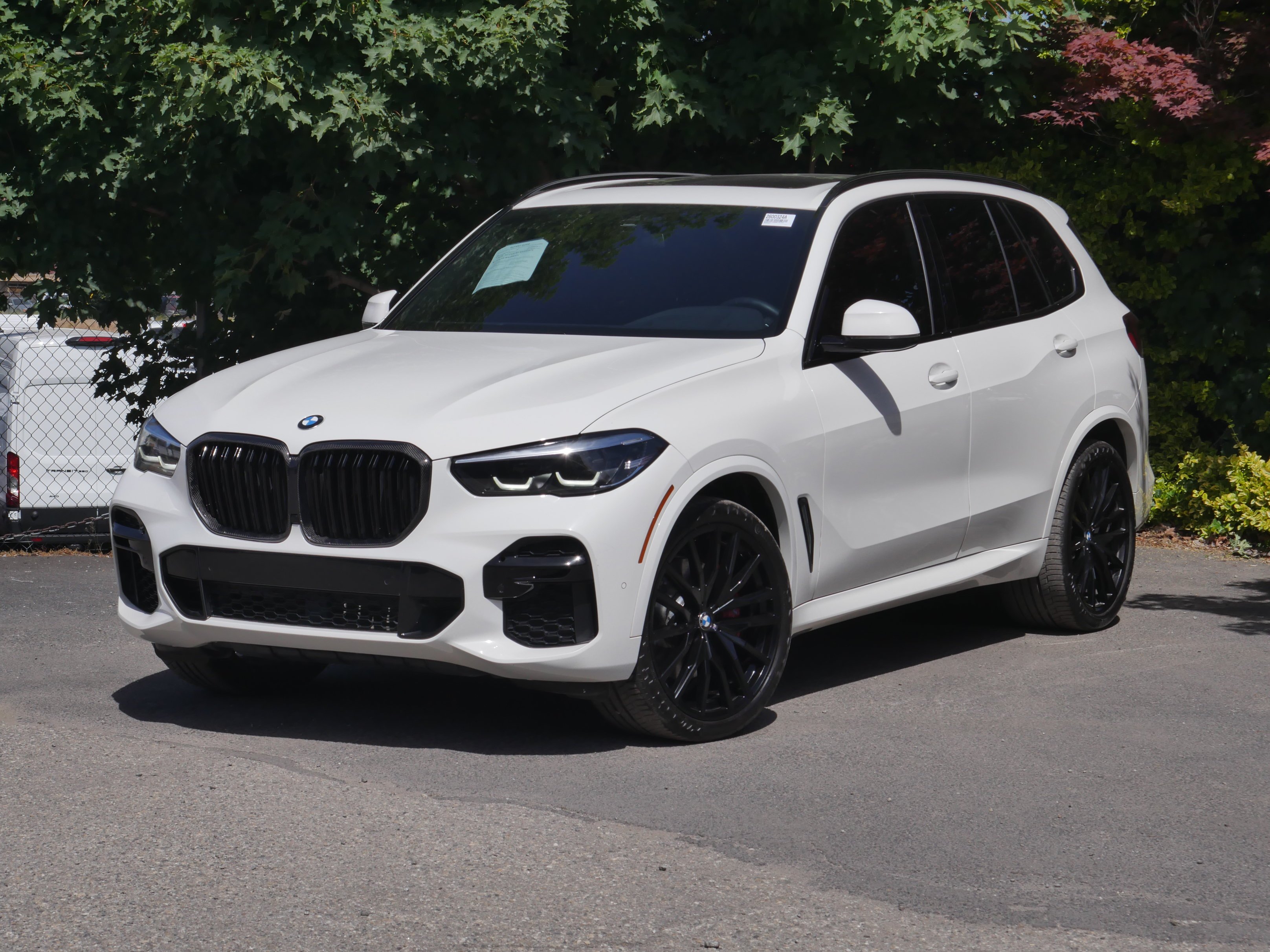 Used 2022 Alpine White BMW xDrive40i image 2