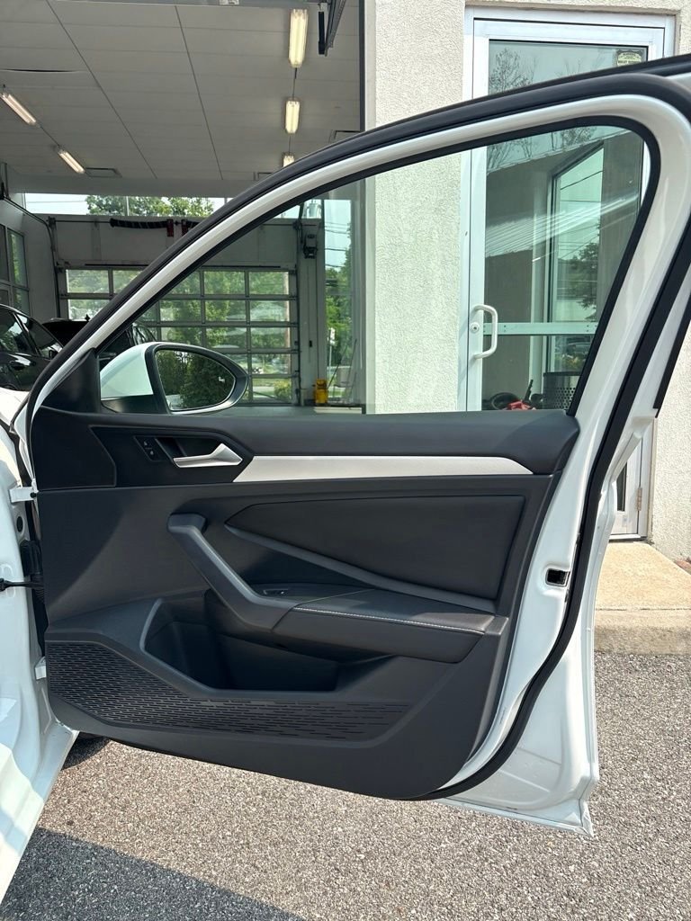 Used 2024 White Volkswagen 1.5T S image 19
