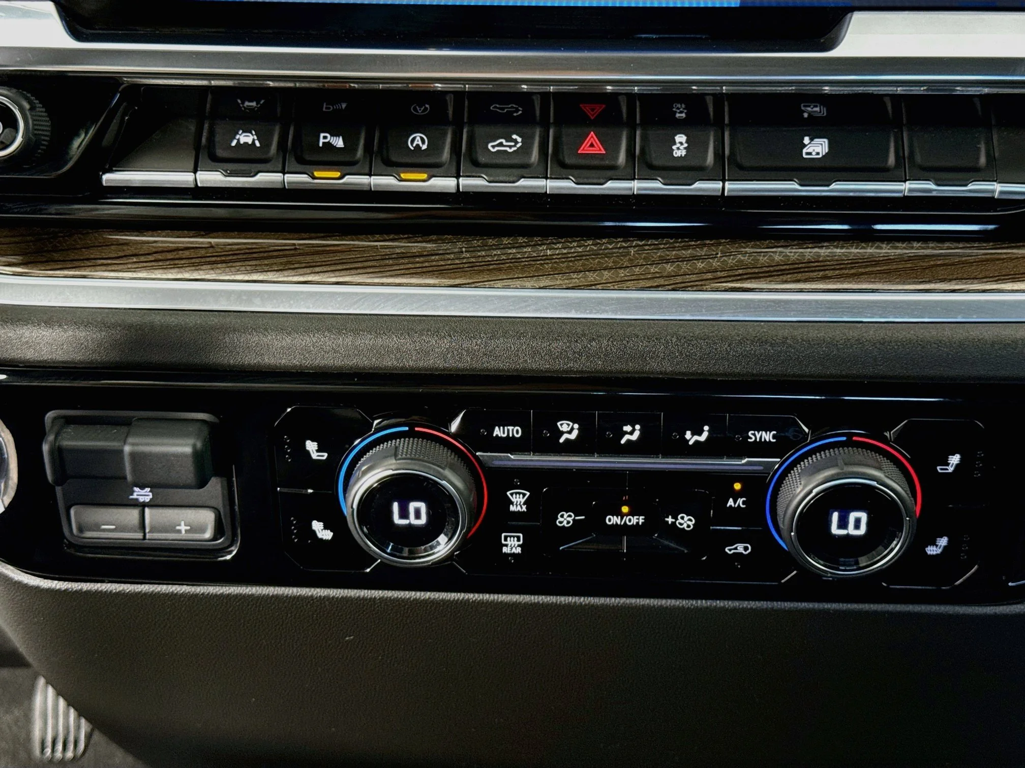 Used 2022 Glacier Blue Metallic Chevrolet LT image 18