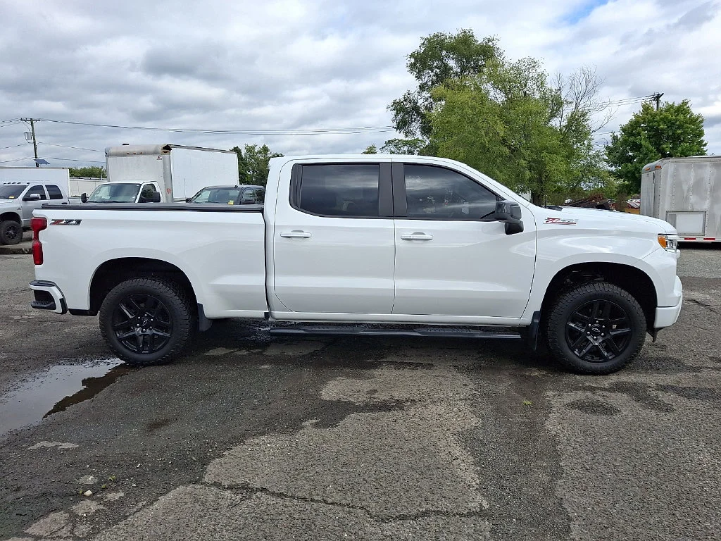 Used 2024 White Chevrolet RST image 13