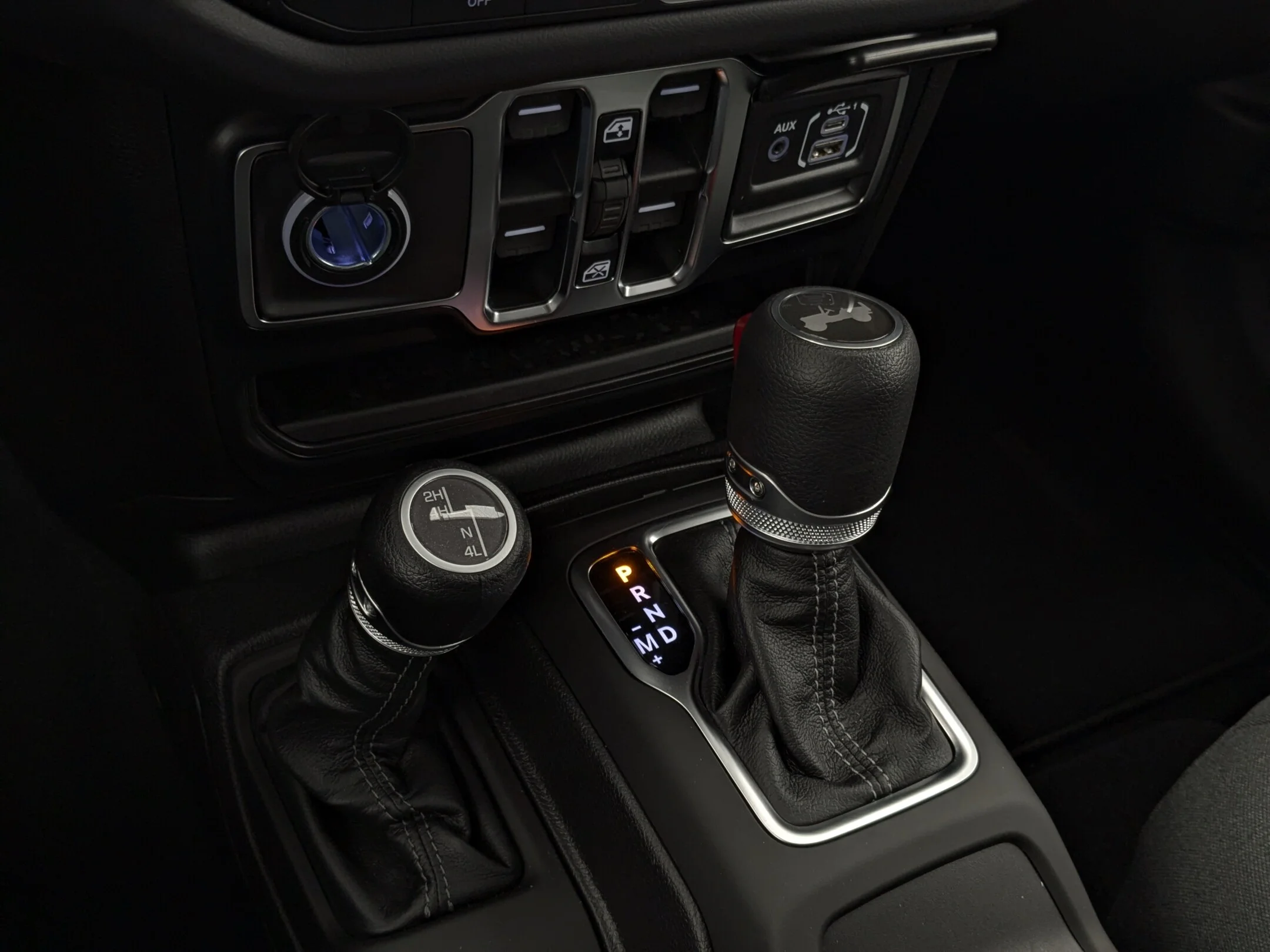 New 2026 White Jeep Sahara - - Body-Color Hard Top - Side Steps - Remote Start - Adaptive Cruise & More! image 18