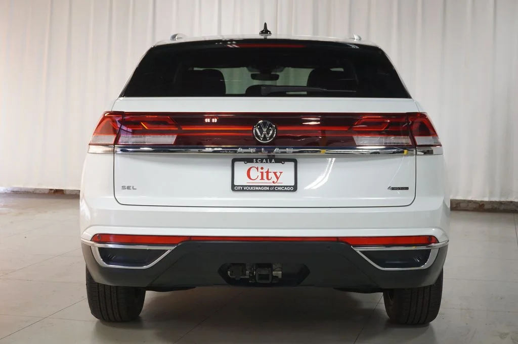 Certified Used 2025 Opal White Pearl Volkswagen 2.0T SEL image 15