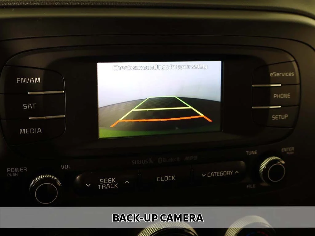 Used 2015 Green Kia Base image 3