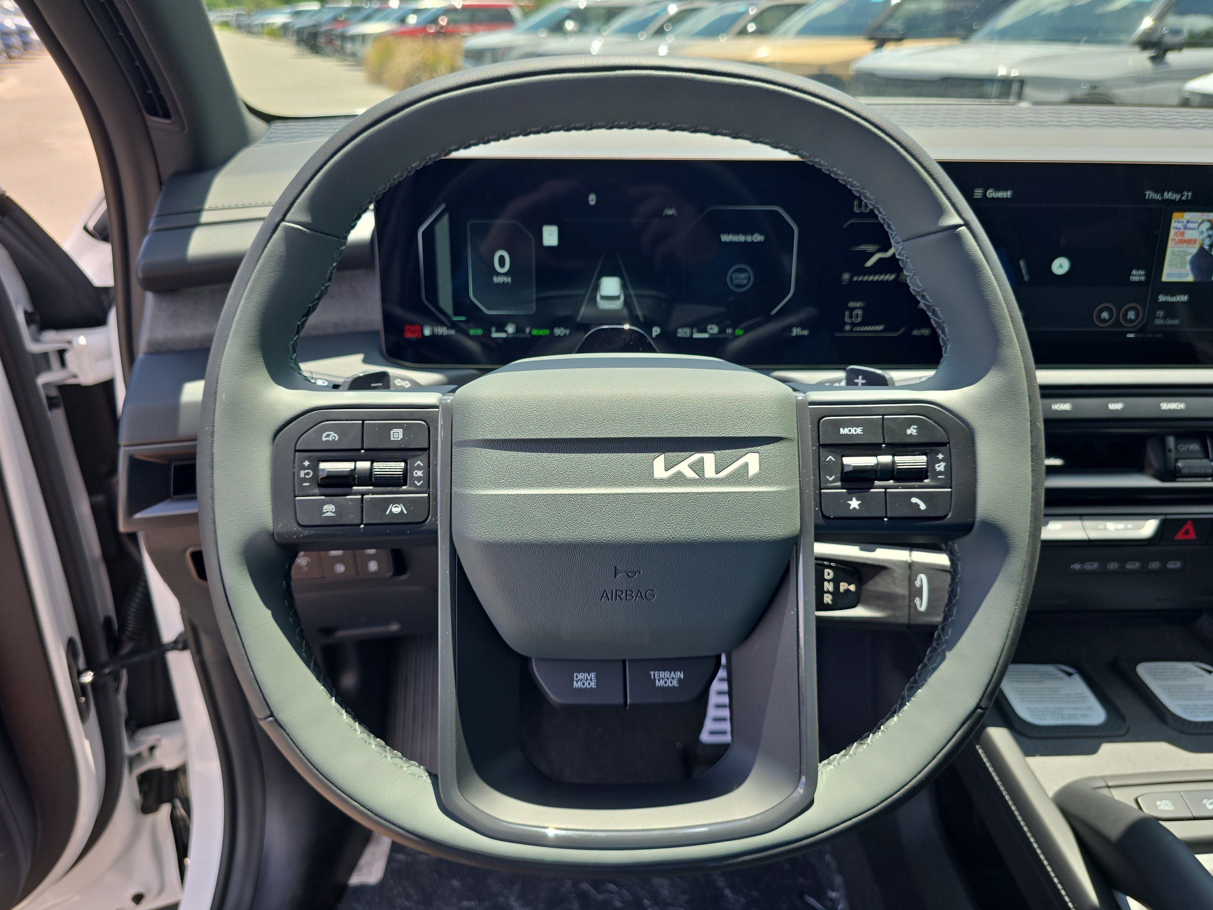 New 2027 Glacial White Pearl Kia X-LINE SX image 30
