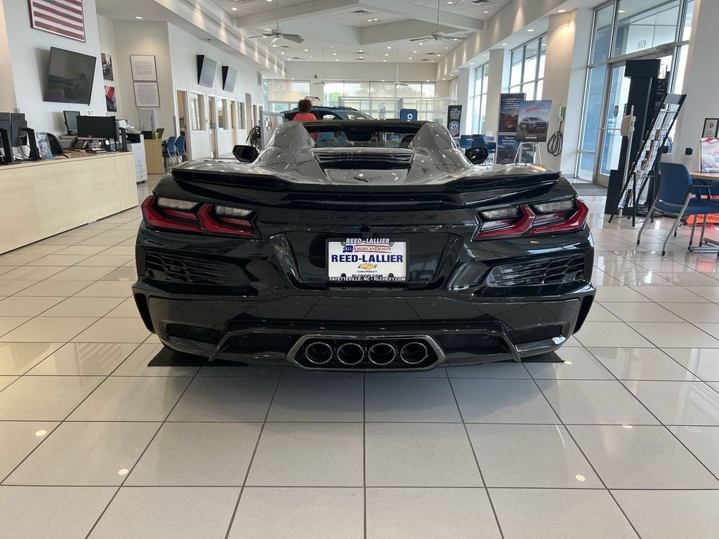 2027 Chevrolet Corvette 3LZ - Photo 7