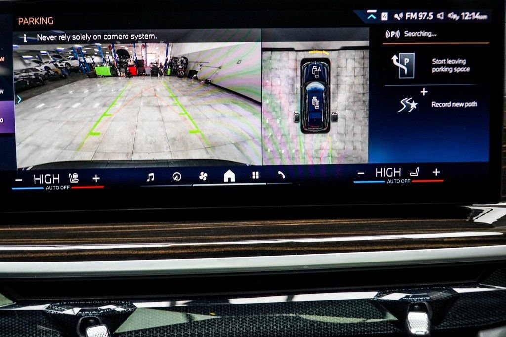 Used 2025 Black BMW xDrive40i image 25