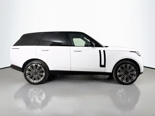 New 2026 Fuji White Land Rover SE image 4