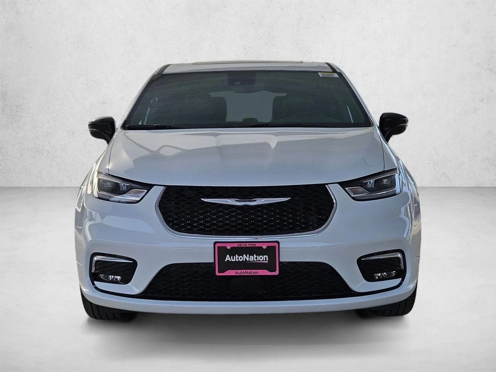 New 2026 Bright White Clear-Coat Exterior Paint Chrysler Limited image 6
