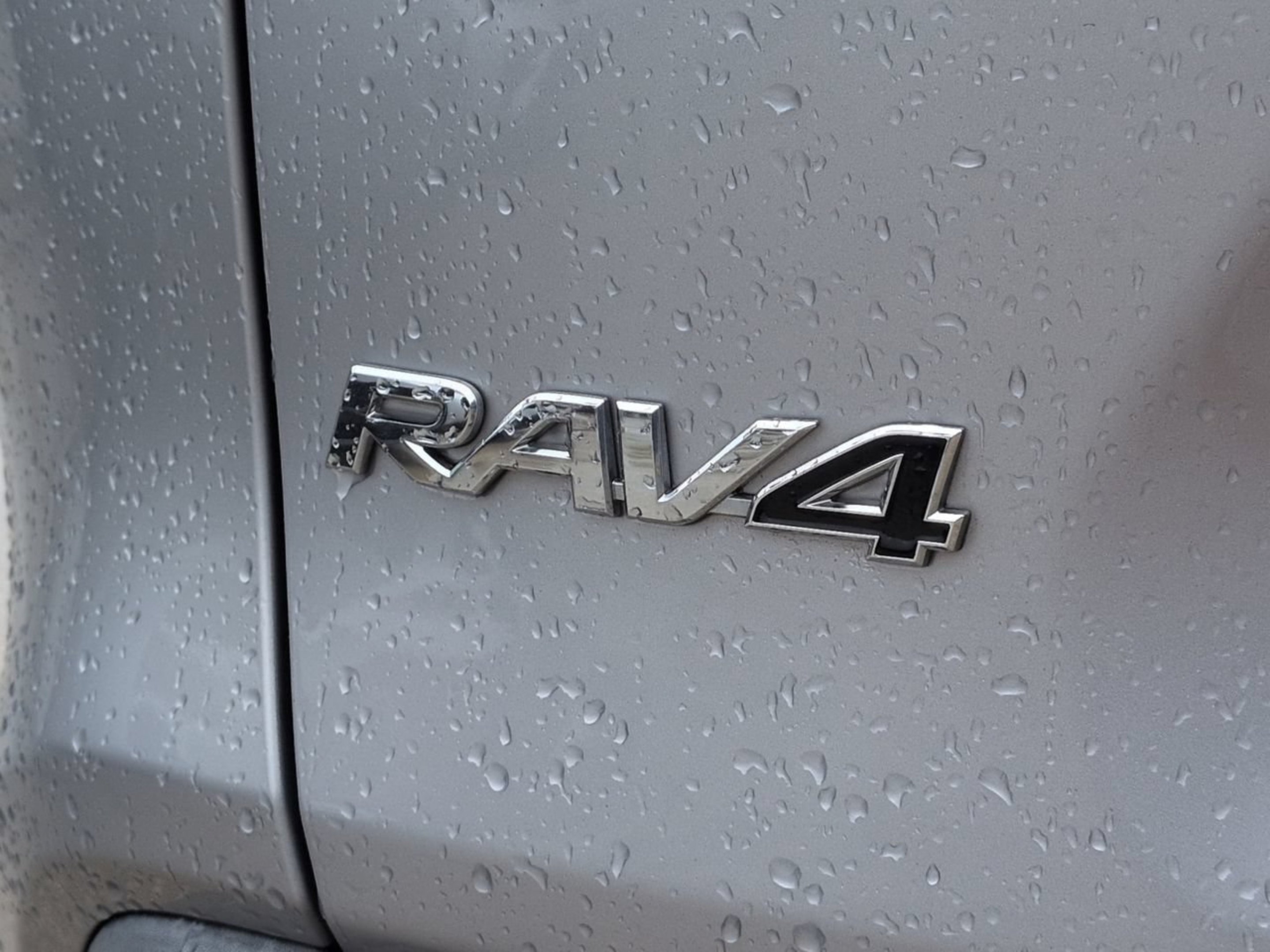Used 2021 Silver Sky Metallic Toyota XLE Premium image 33