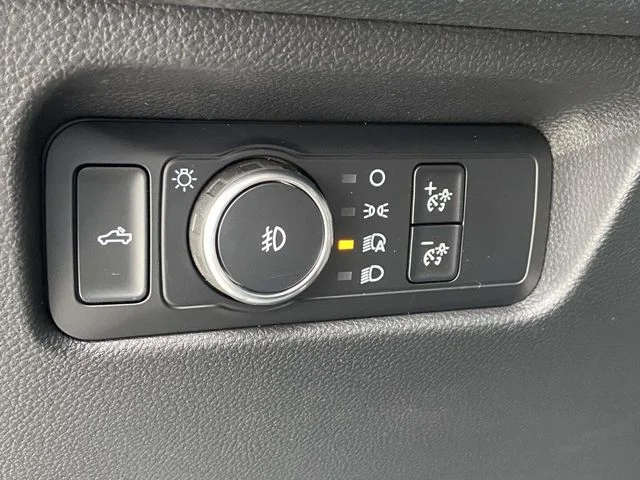 New 2026 Carbonized Gray Metallic Ford XLT image 15