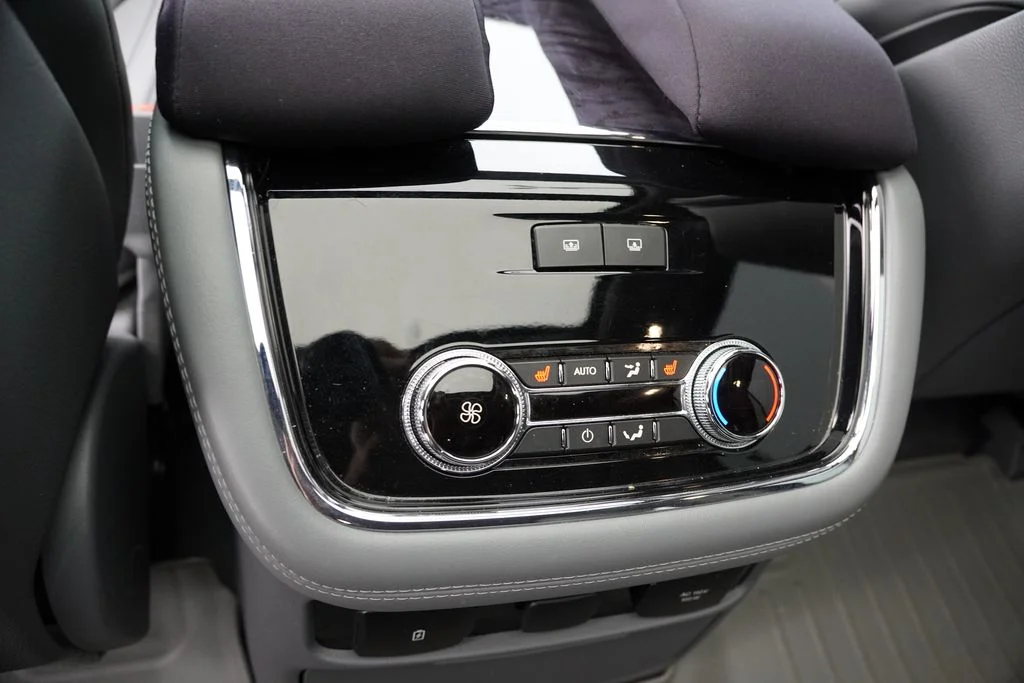 Used 2020 Infinite Black Lincoln Reserve image 4