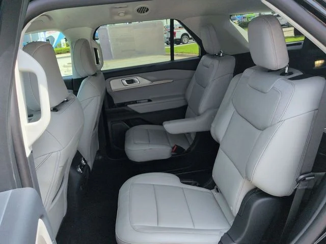 New 2026 Agate Black Metallic Ford Active image 14