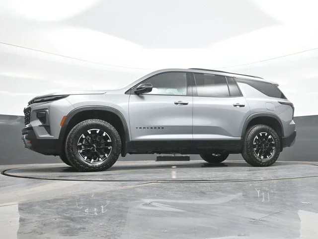 Used 2025 Gray Chevrolet Z71 image 21