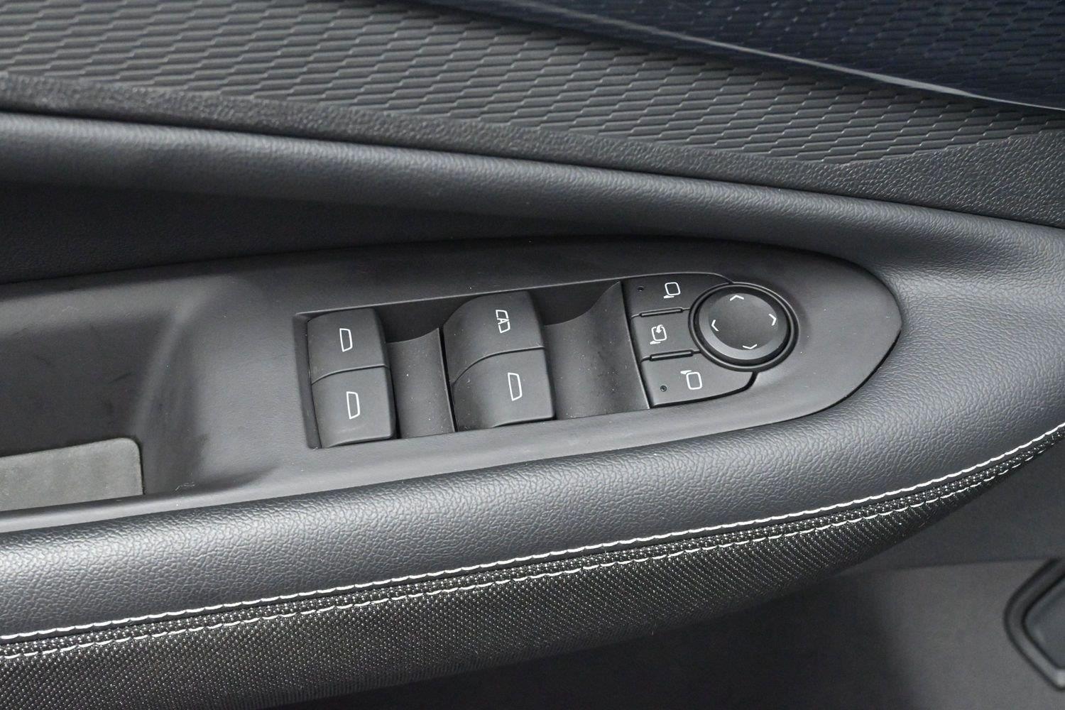 Used 2024 Summit White Chevrolet LT image 14