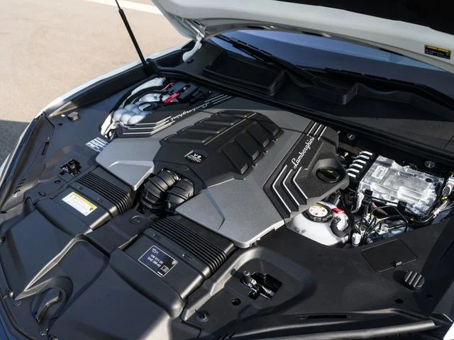 Used 2025  Lamborghini SE image 62