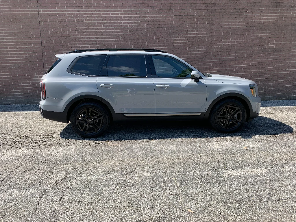 Used 2023 Wolf Gray Kia SX X-Line image 6