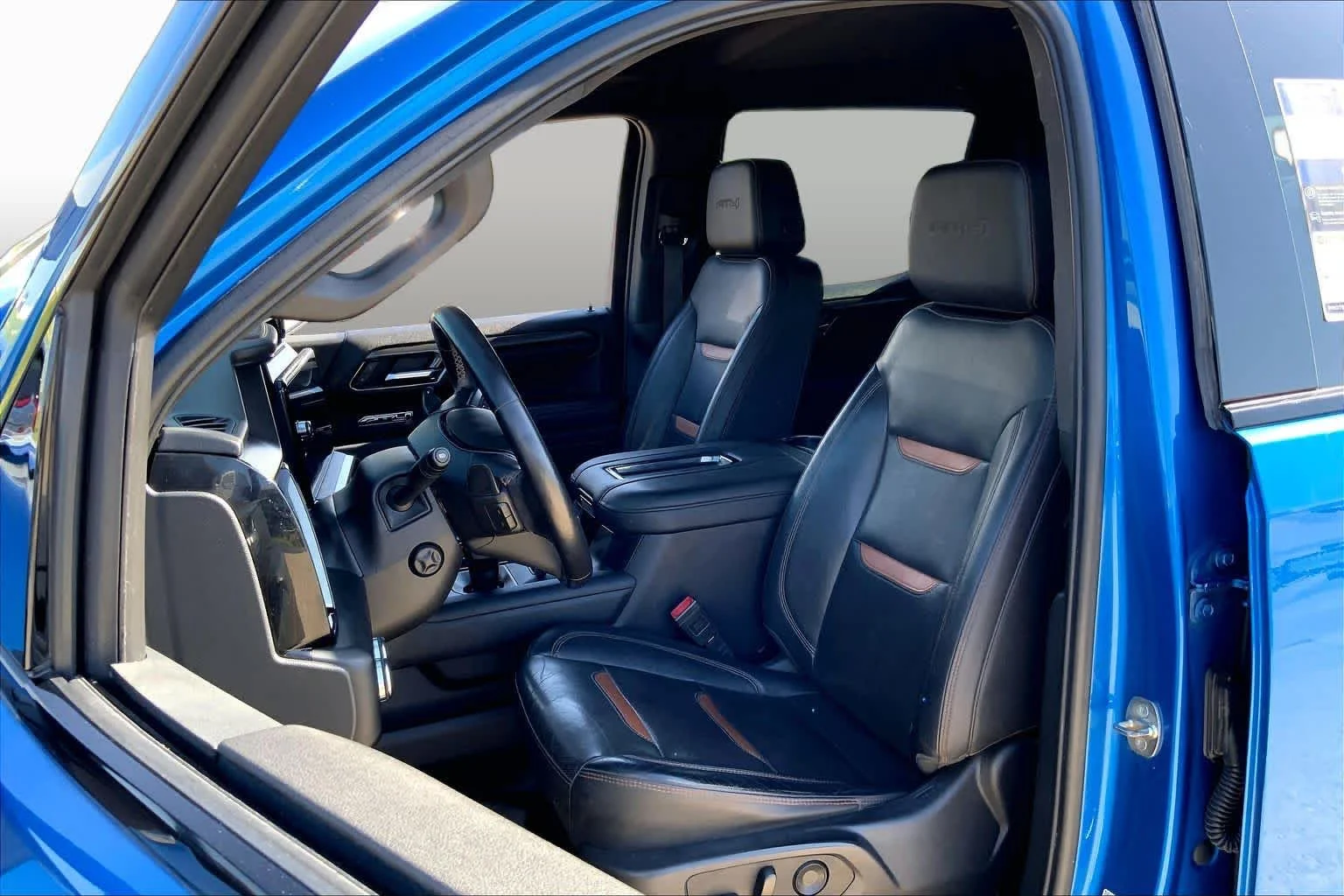 Used 2022 Dynamic Blue Metallic GMC AT4 image 8