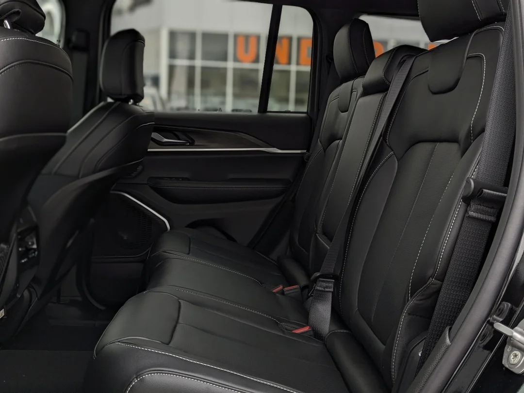New 2026 Black Jeep Limited - - 4x4 - 20 Gloss Black Wheels - Luxury Tech II - Remote Start & More! image 32