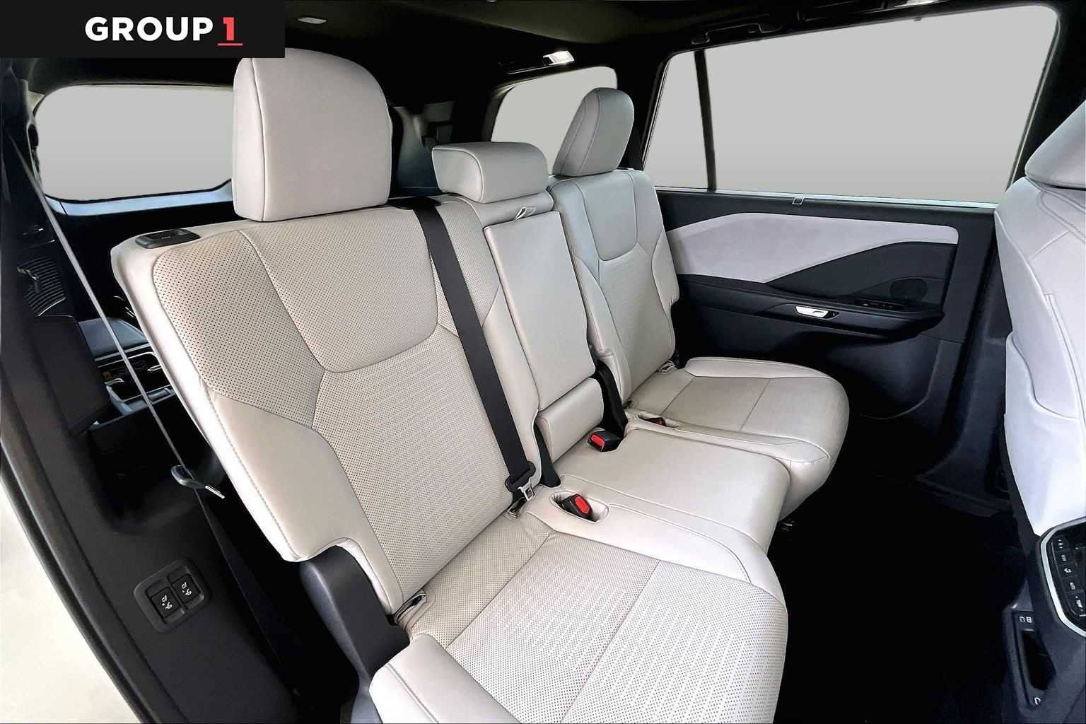 Certified Used 2026 Wind Chill Pearl Lexus Premium image 17
