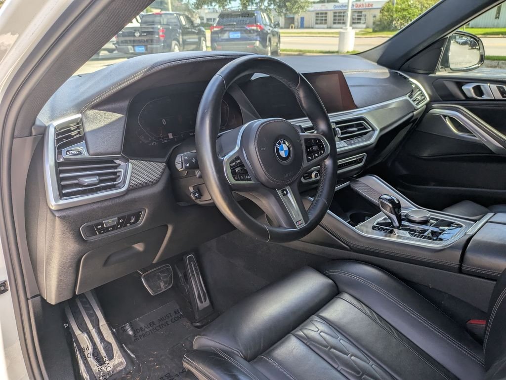 Used 2023 White BMW xDrive40i image 27