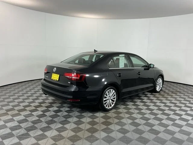 Used 2016 Black Uni Volkswagen 1.8T SEL image 5