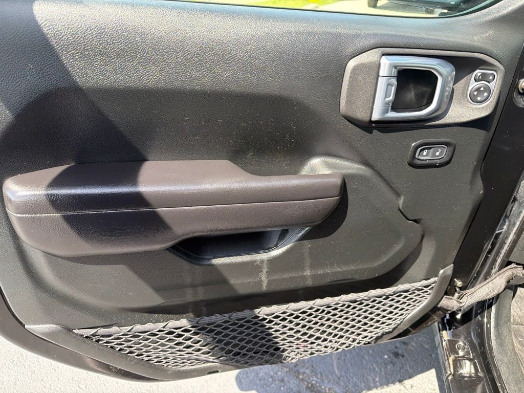 Used 2021 Black Jeep Sport image 9