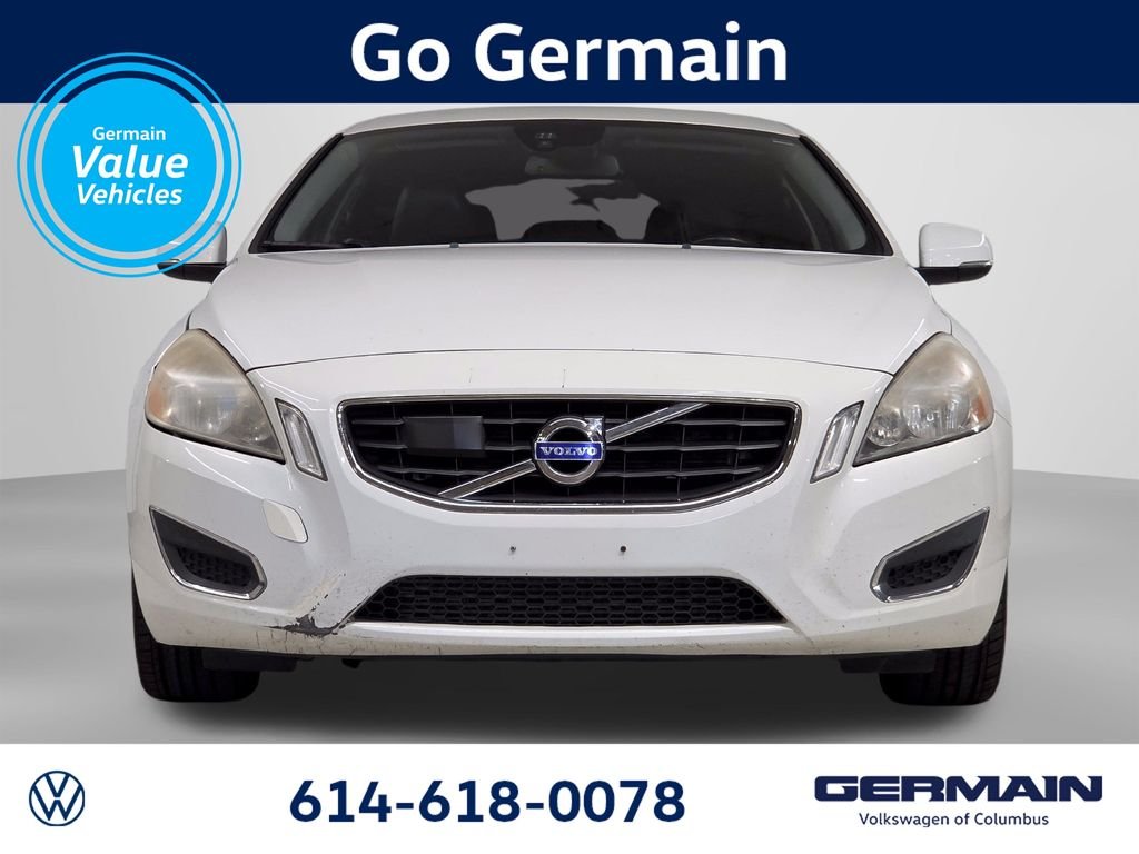 Used 2012  Volvo T5 image 2